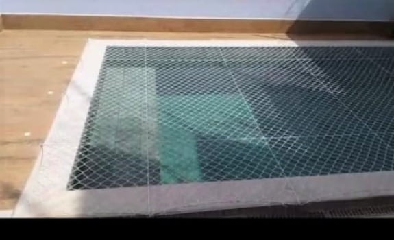 Rede de proteção de piscina